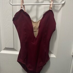 SoDance maroon leo CM